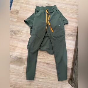 Figs Olive Green Women's scrubs set